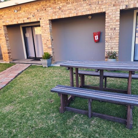 A Step Ahead Ξενοδοχείο Klerksdorp Εξωτερικό φωτογραφία