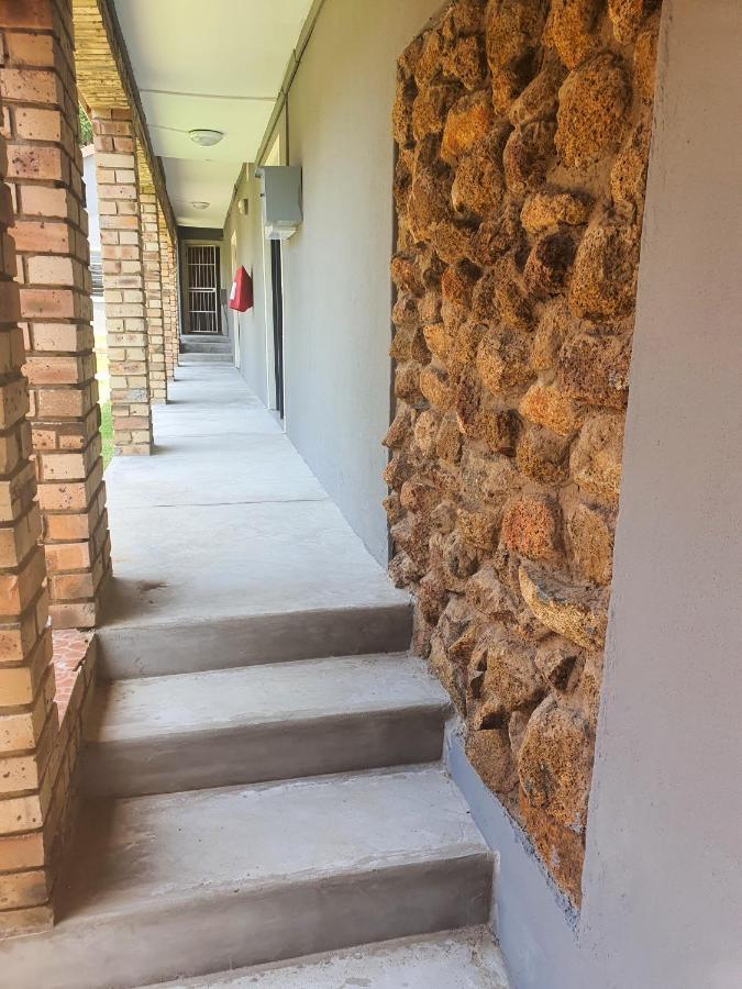 A Step Ahead Ξενοδοχείο Klerksdorp Εξωτερικό φωτογραφία